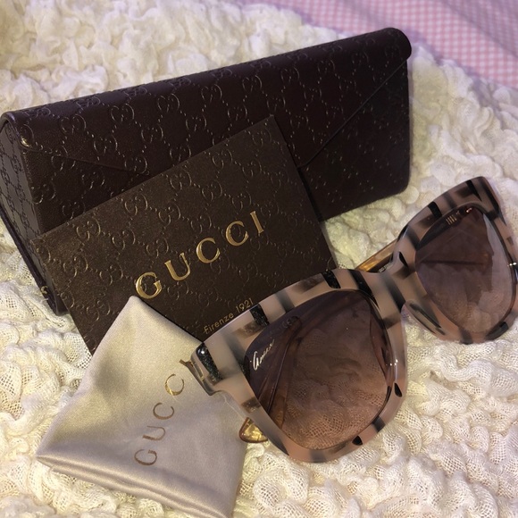 ✨HP✨ Gucci Sunnies - Picture 1 of 6